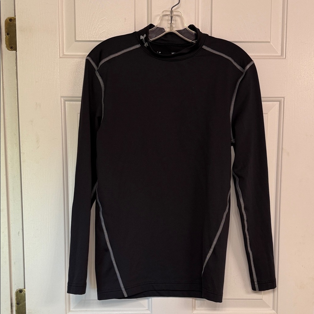 Under Armour Men’s Large compression shirt for cold weather
